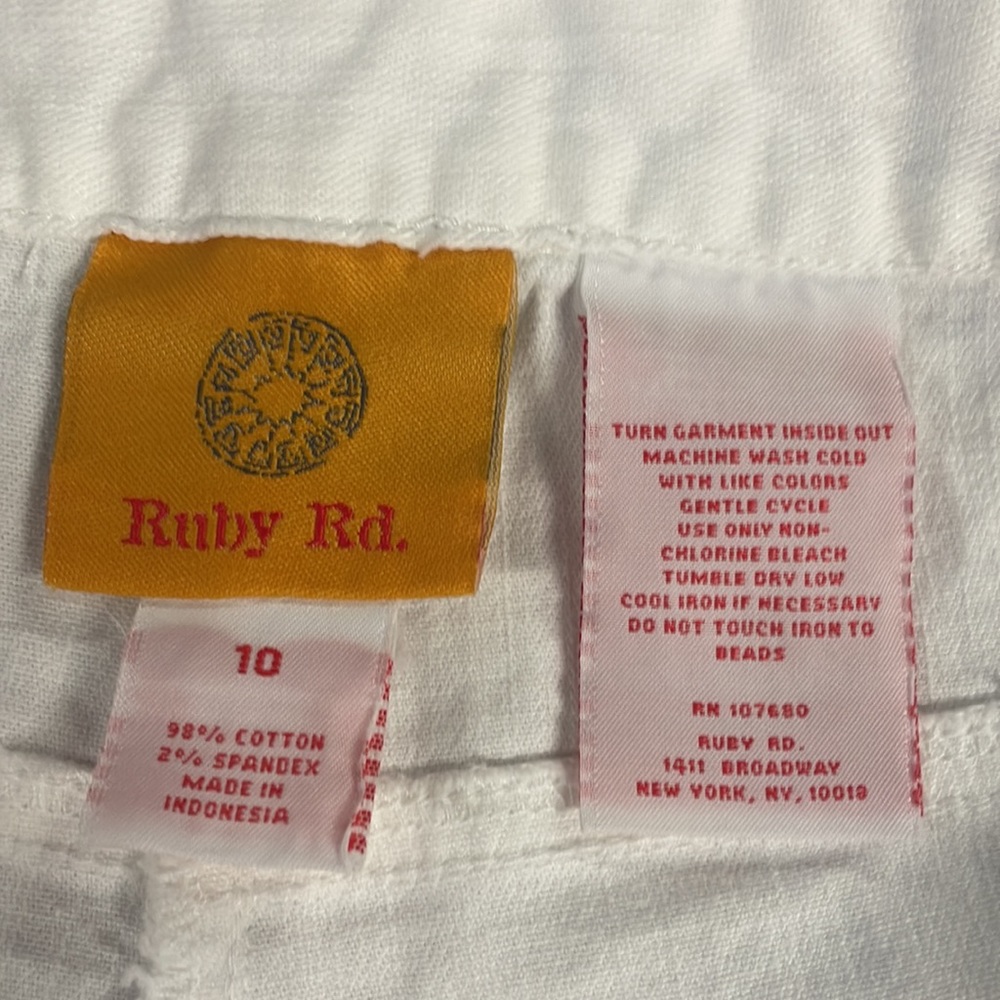 Ruby Rd White Cropped Jeans, Size 10 - image 5